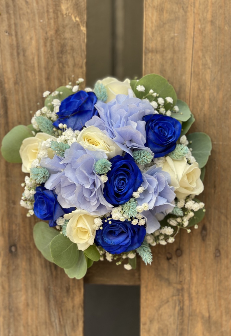 Bouquet de mariée roses bleues et hortensias