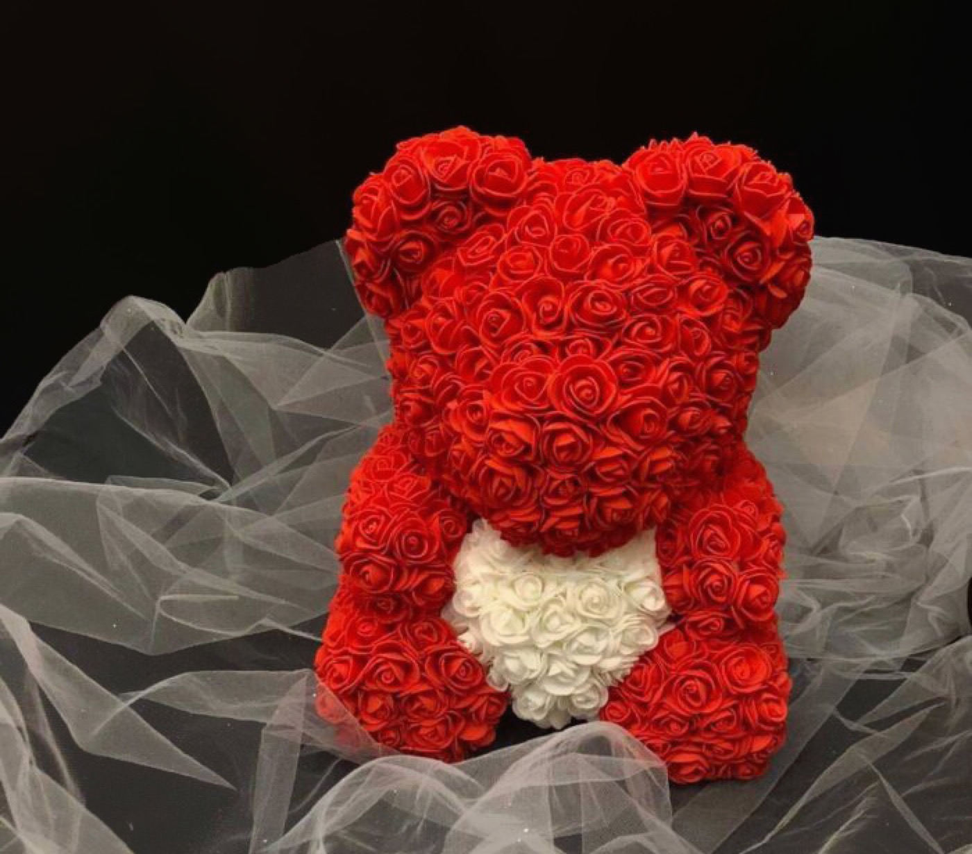 Ours en roses rouge avec cœur blanc, cadeau original